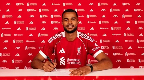 بايرن ميونخ يعتزم ضم كودي جاكبو في صفقة تبادلية مع ليفربول