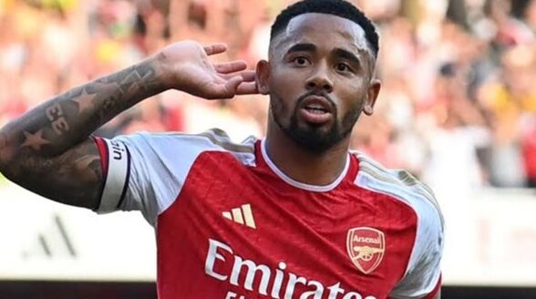 جابرييل جيسوس يؤكد رغبته في البقاء مع مانشستر سيتي