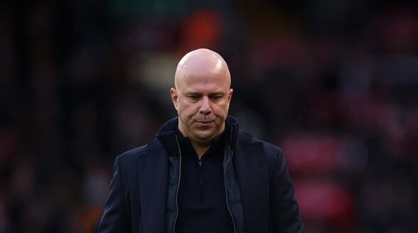 سلوت: الفوز على نيوكاسل يتطلب جهداً كبيراً ومبارياته دائماً صعبة