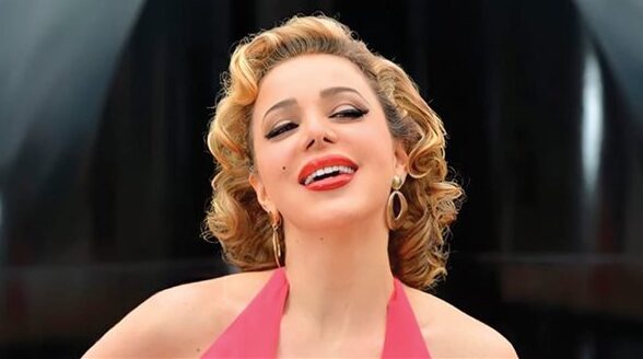 سوزان نجم الدين تخطف الأنظار بملابس فاخرة في جوي أوردز