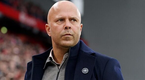 ليفربول يواصل دعمه لآرني سلوت رغم الأداء المتقلب للفريق