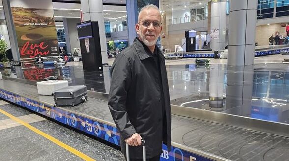 حفيظ دراجي يثني على المصريين خلال زيارته إلى القاهرة