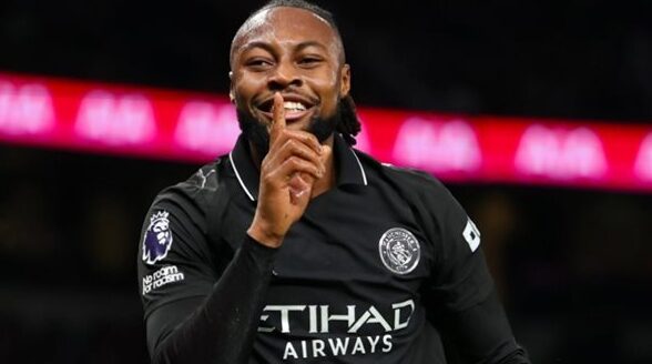 سيمينيو يعبر عن إحباطه بعد تعادل توتنهام ويؤكد أن الدوري لا يزال طويلا