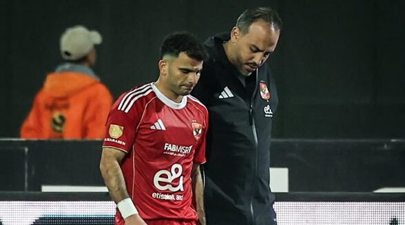 طبيب الأهلي يوضح تفاصيل إصابة زيزو في مباراة البنك