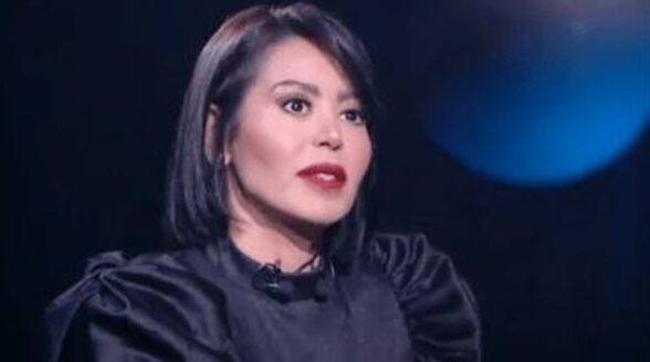 لقاء الخميسي تتألق في أحدث ظهور دون دبلة الزواج